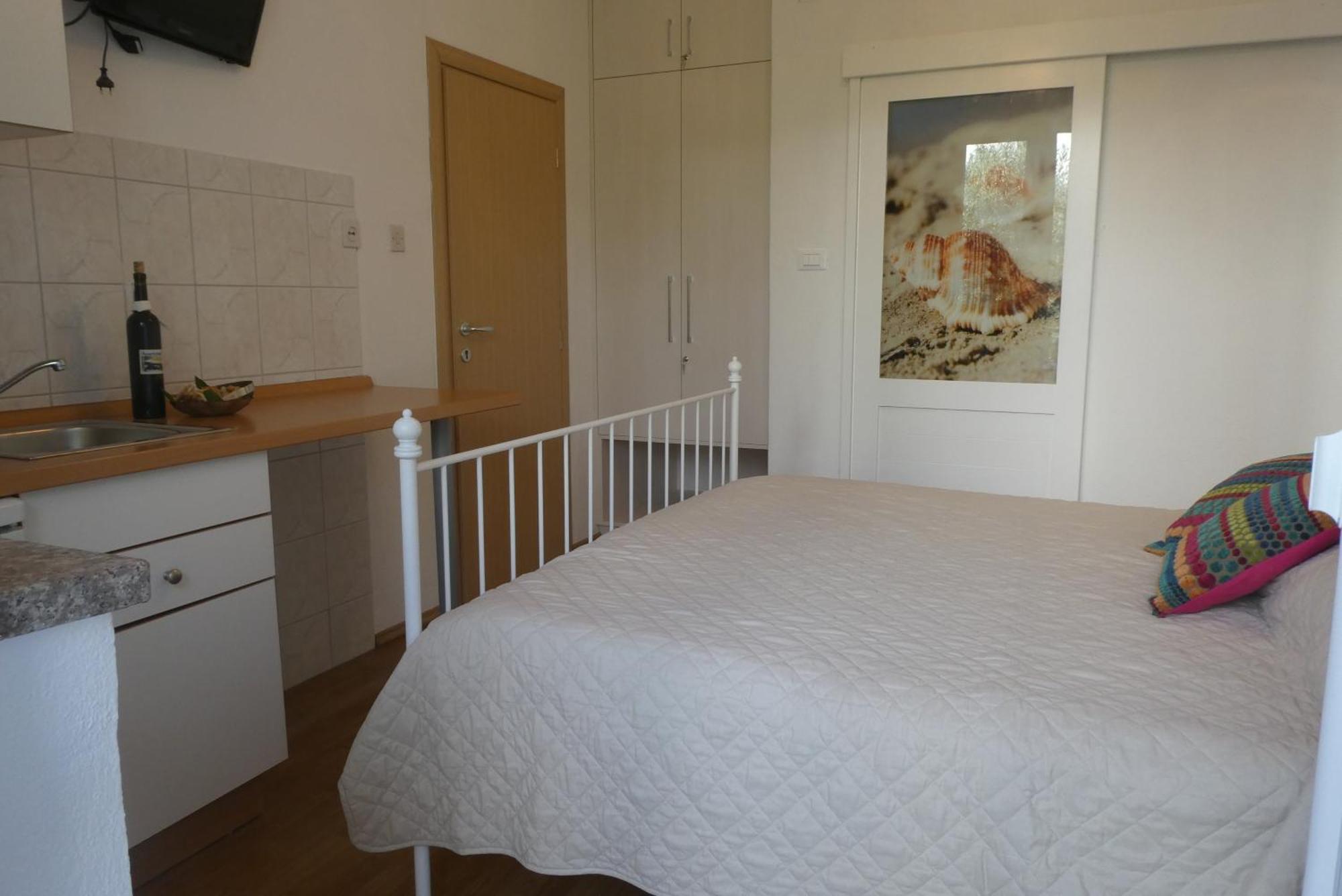 Apartments And Rooms With Parking Space Tucepi, Makarska - 6901 Room photo