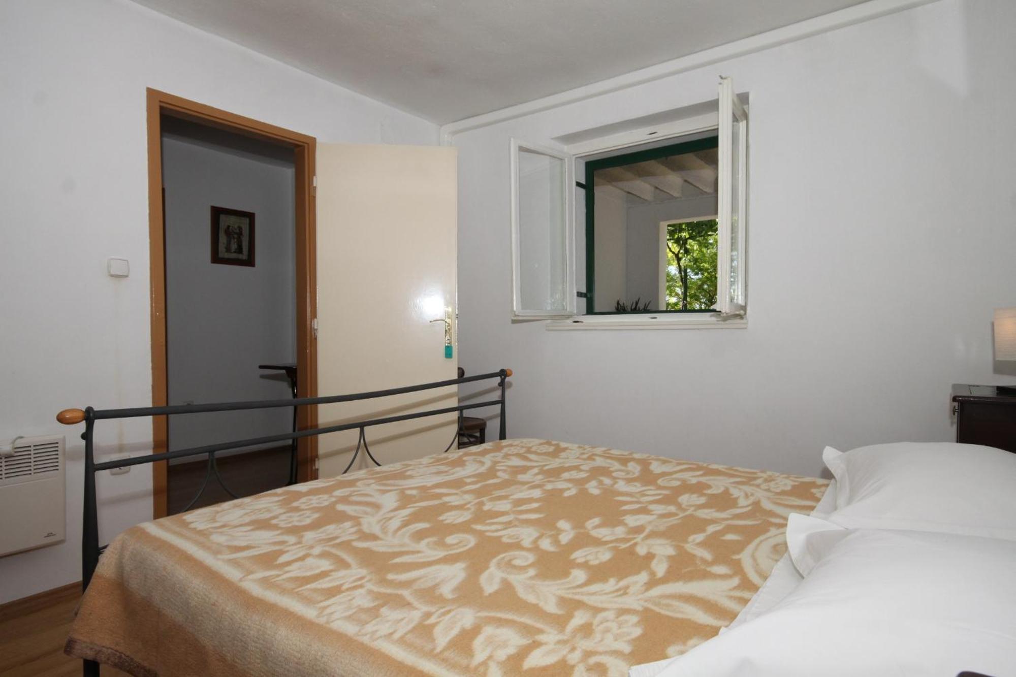 Apartments And Rooms With Parking Space Tucepi, Makarska - 6901 Room photo